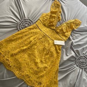 Tobi; yellow lace, v cut neck sundress